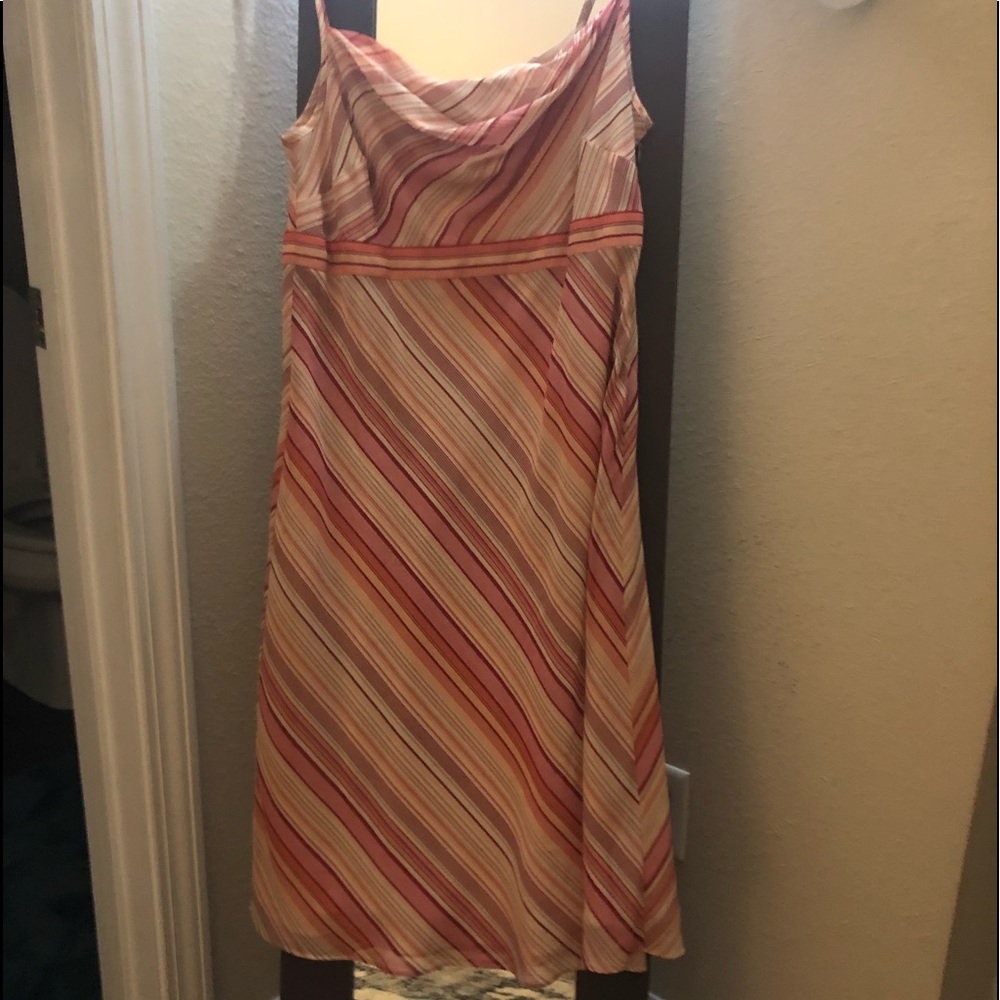 Ann Taylor Loft Flirty and Sexy 6size pink dress.